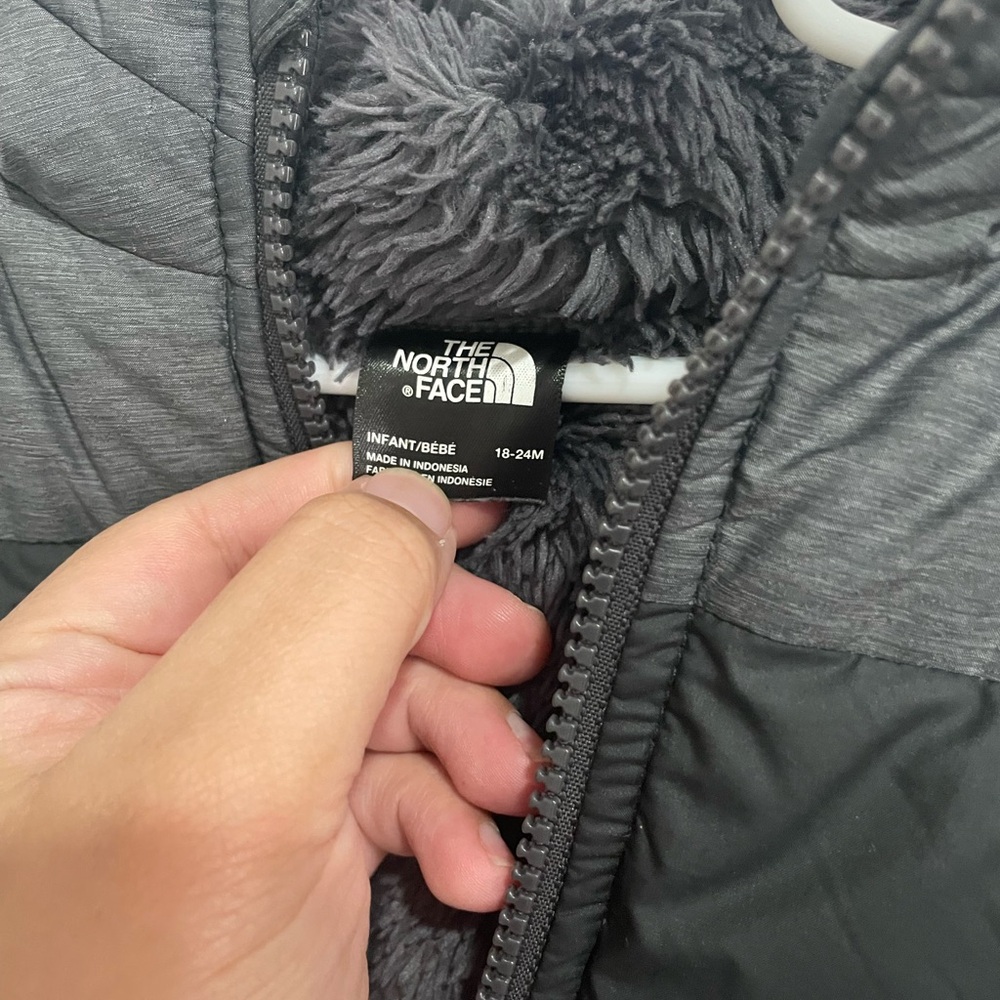 North Face 550 puffer 18-24 months gray and black zip front - Picture 2 of 5